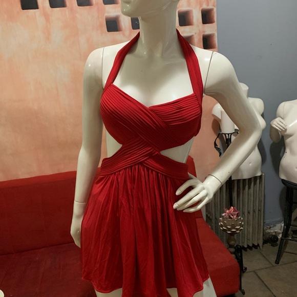 BCBG red sweetheart halter with open back - Picture 3 of 8